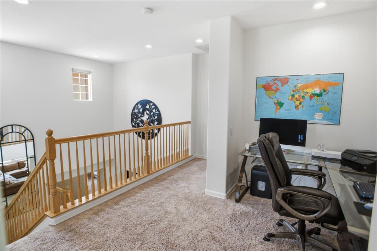 Listing Image 10